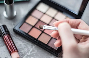 《化妆品生产质量管理规范检查要点及判定原则》发布 12月施行